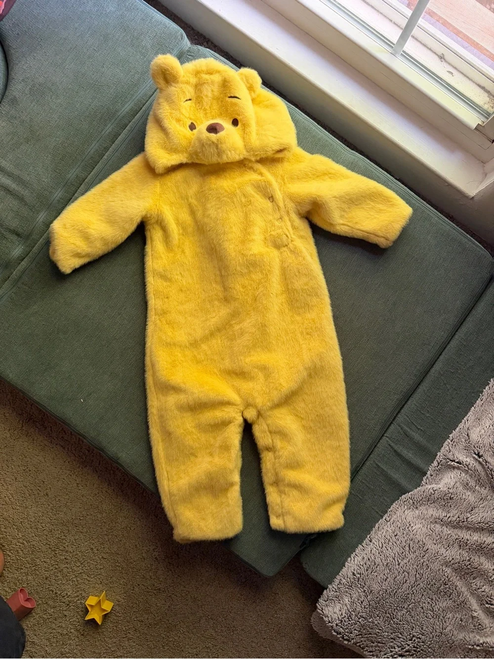 Pottery Barn Kids Winnie the Pooh Costume - Yellow & Red